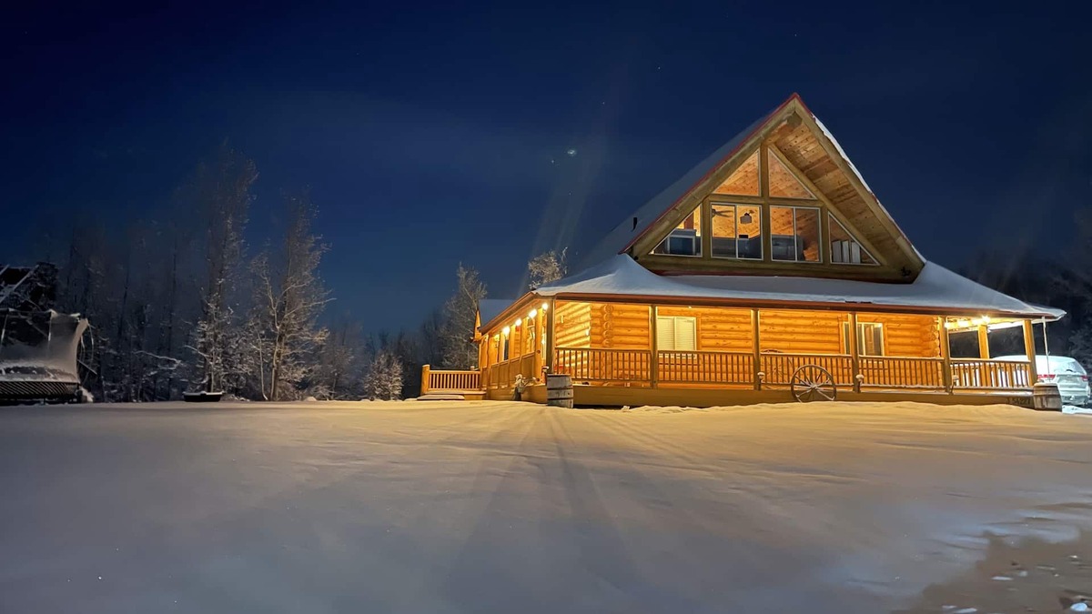 Parkland County Cabin | Picturesque Log House Getaway