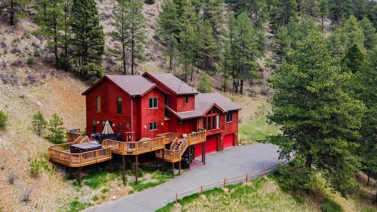 Pleasant Park Corridor House | Picturesque Mountain Retreat with Private Creek