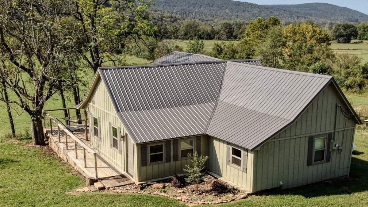 Alix Cabin | Picturesque perch next to the Mulberry River with instant access to Oark AR!