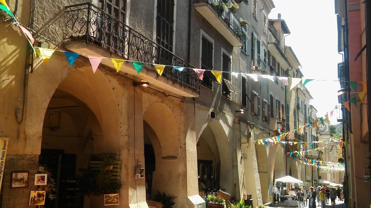 Pieve di Teco Apartment | Picturesque vacation home, spacious and relaxing for families, friends and pets!