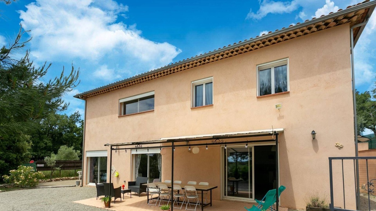 Montmeyan Villa | Picturesque villa in Montmeyan with pool