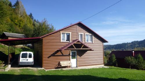 Verkhovyna House | Pid lisochkom