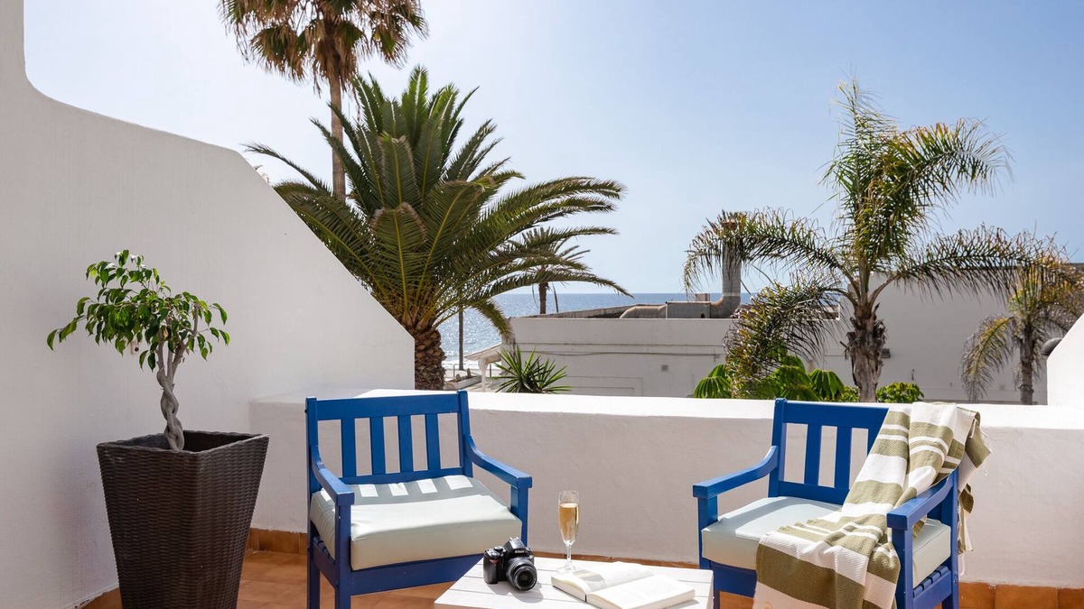 El Madronal Apartment | "Piece of Ocean by Mea Substantia"