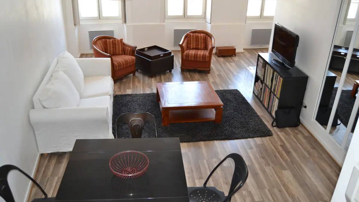 Saintes Apartment | ❀ Pied à terre ❀ Town center/Air conditioning/Parking