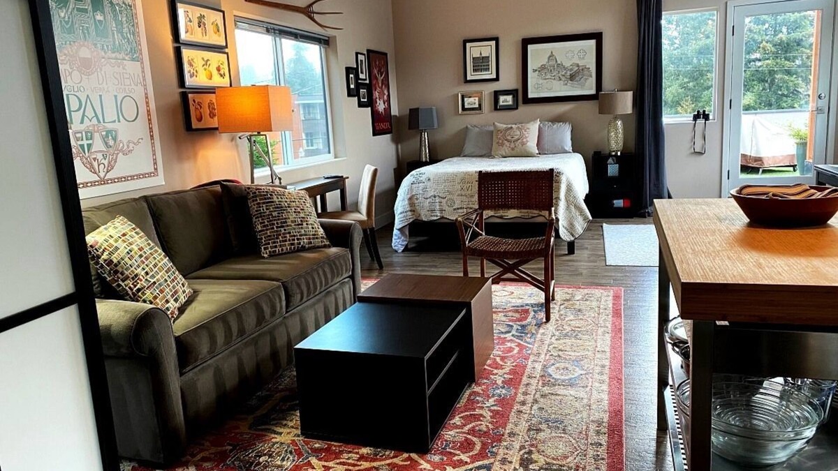 Lake Forest Park Apartment | Pied-à-terre by the Lake