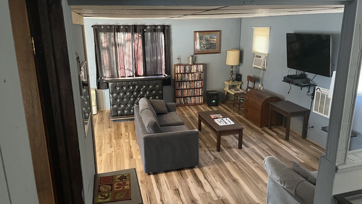 Freeport House | Piedmont lake hunting and fishing cabin