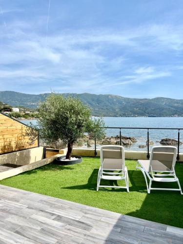 Casaglione Apartment | PIEDS DANS L'EAU, TIUCCIA, appartement 2-4 pers