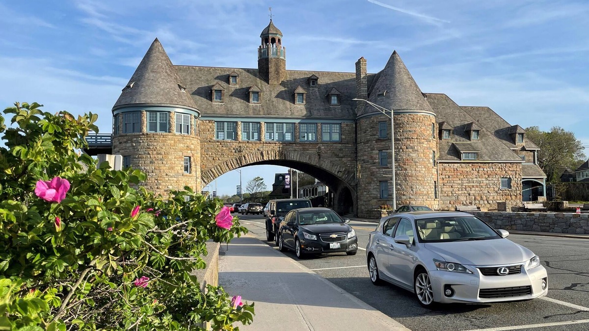 Narragansett Pier Cottage | Pier Cottage .5 Mile from the Beach, Includes 2 Beach Passes!