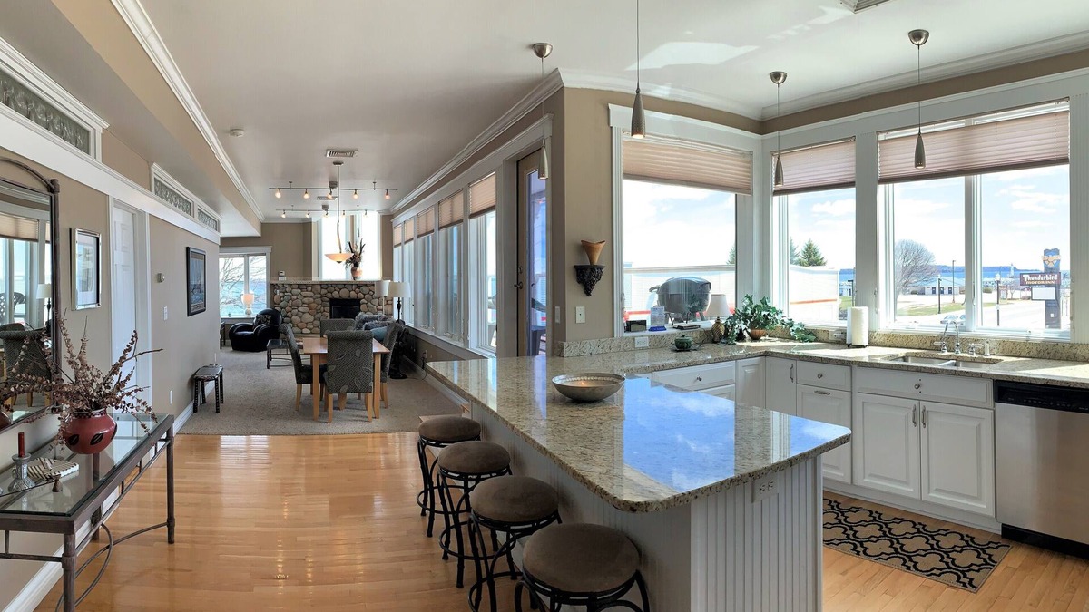 St Ignace Condo | Pier Harbor Condo #2-Downtown