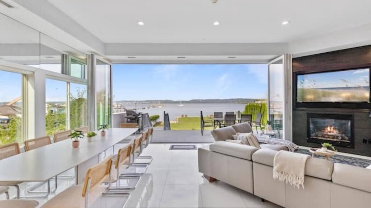 Town of Orangetown House | Piermont Waterfront Villa! Sleeps up to 16 adults Luxuriously and In Style