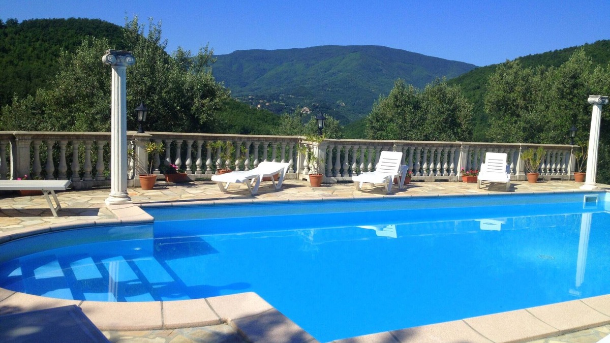 Caprese Michelangelo Resort | Piero Della Francesca , Tuscany for adults only.