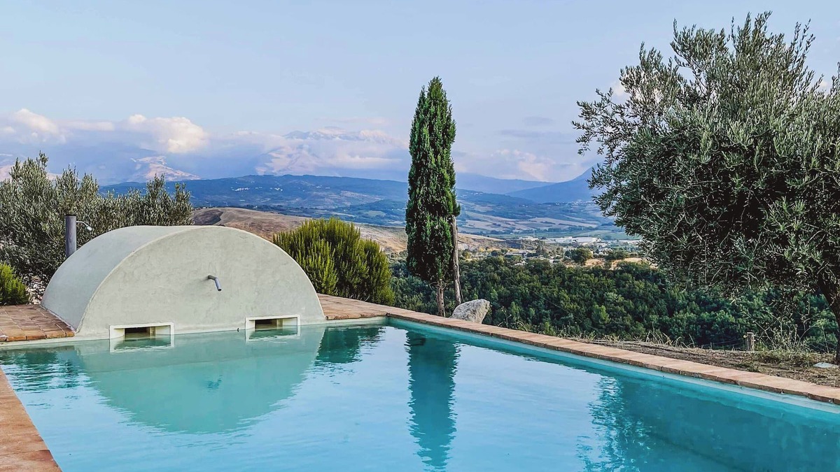Torre de' Passeri Apartment | Pietra Pizzuta Country House "Castello" in the heart of Abruzzo. 1 pool