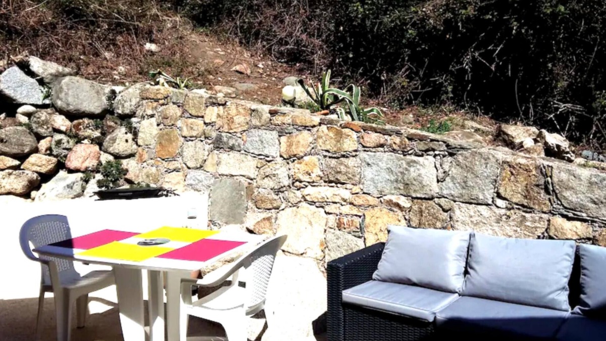 Isolaccio-di-Fiumorbo Apartment | Pietrapola. Garden level 3 * RIVER BORDER, SEA 15 mn