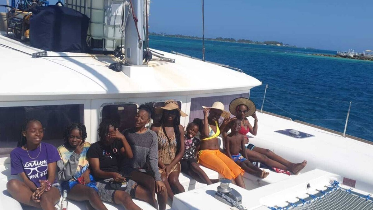 Nassau Boat Rental | Pig Beach Turtles Snorkeling Nassau Bahamas