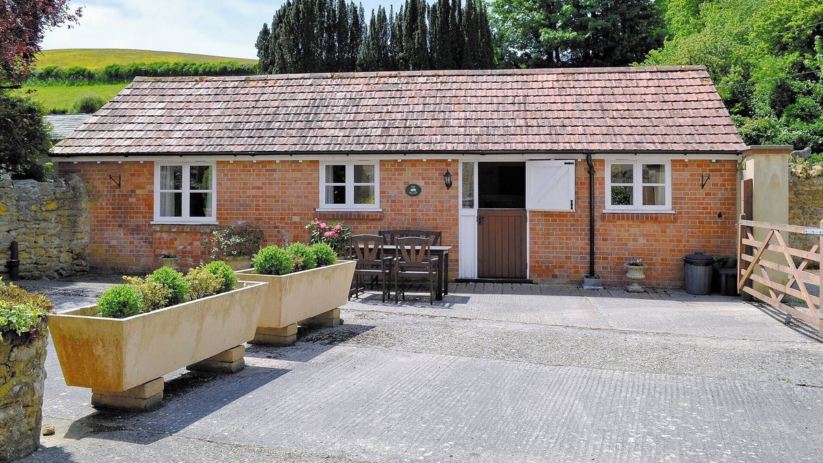 West Milton Cottage | Pig Sty Cottage - E1867