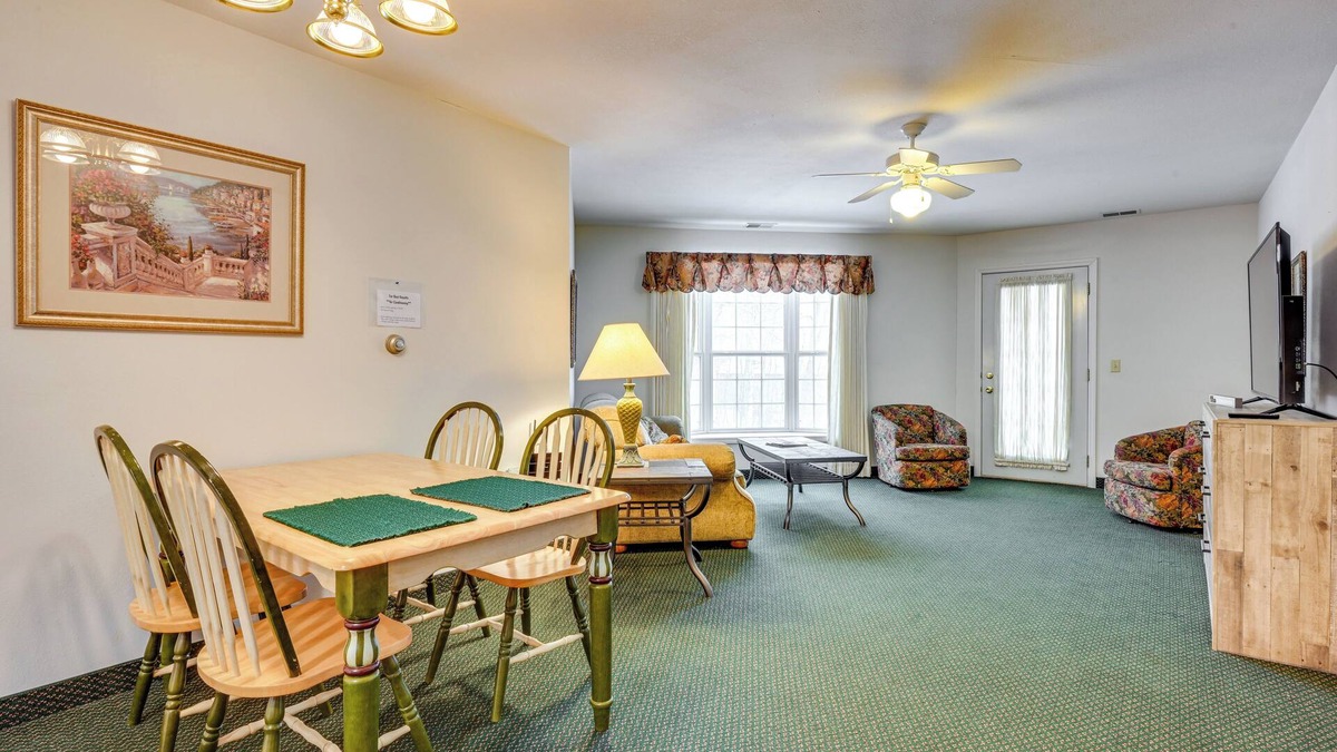 Pigeon Condo | Pigeon Vacation Rental w/Community Hot Tub!
