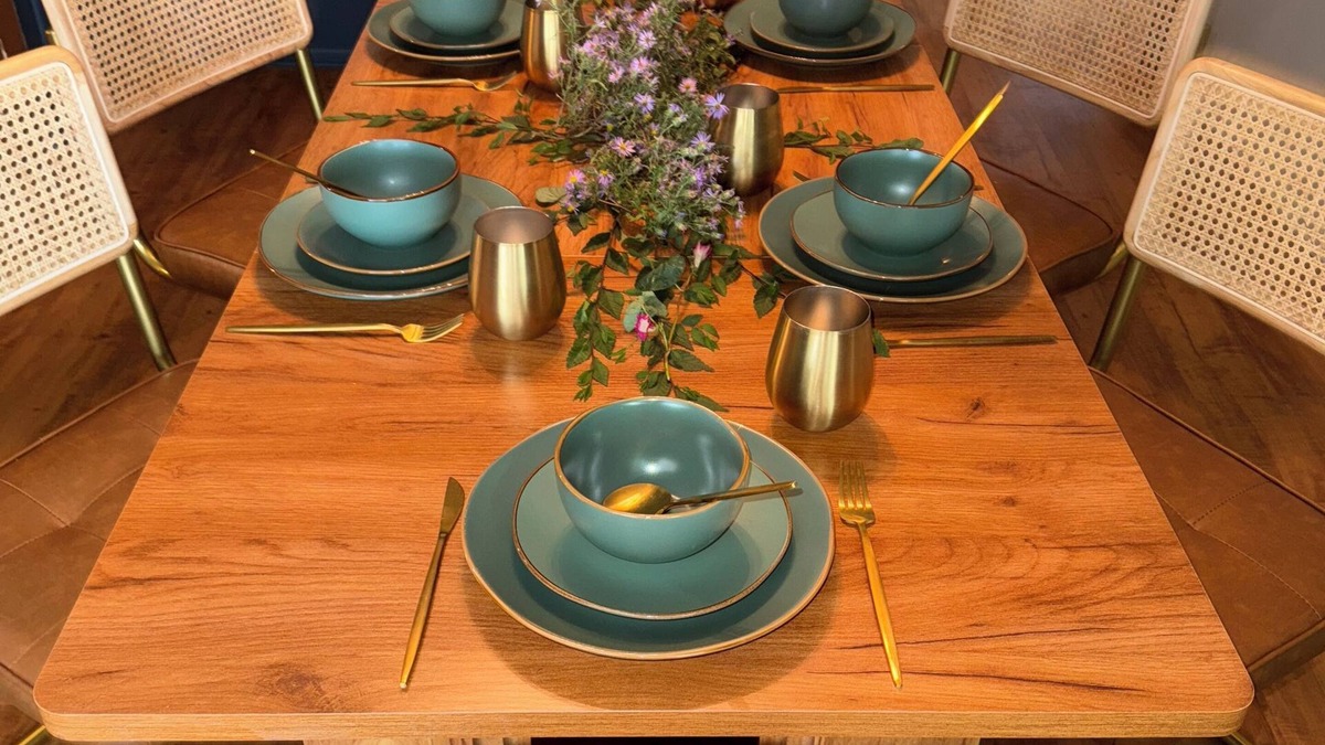 Cimarron Hills House | Pikes Peak view Retreat Sleeps 10 + Private Yard