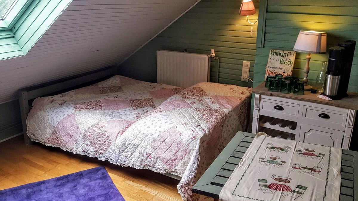 Juechen Apartment | Pilgerglück the vacation apartment with a beautiful garden and many extras
