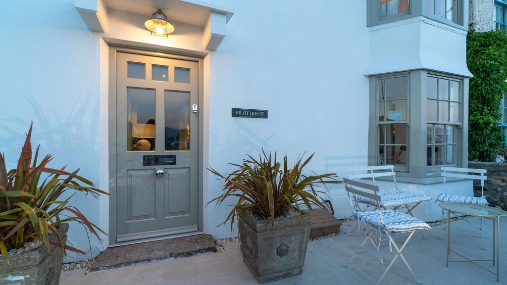 Beaumaris House | Pilot House