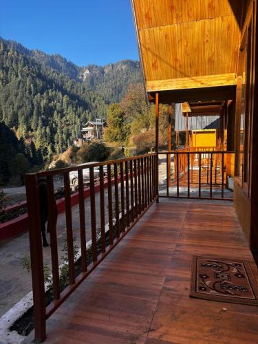 Ghiyagi Hotel | Pinaka Cottages & Cafe