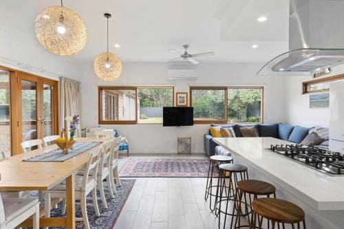 Victor Harbor House | Pine - 11 Pine Ave Victor Harbor No Linen Included