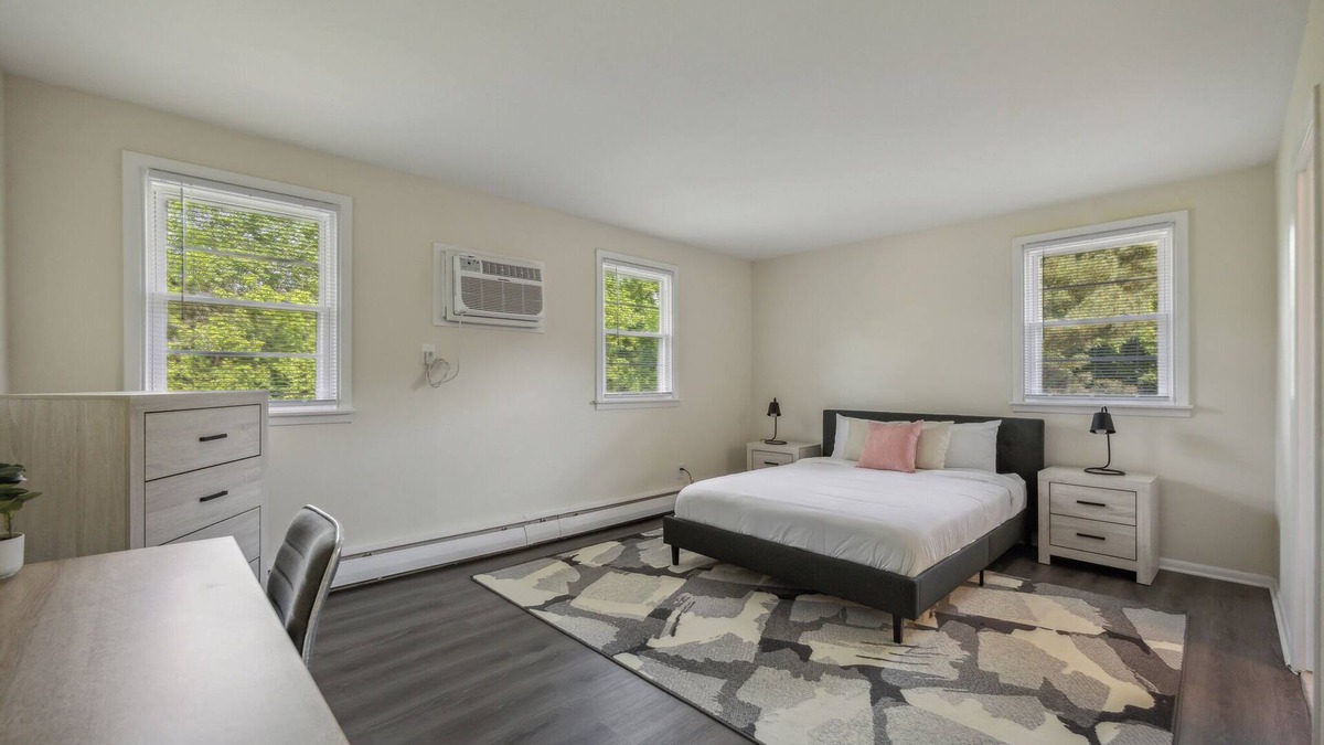 Newark Apartment | Pine Brook 1306 I Modern 2Br Oasis I Free Parking