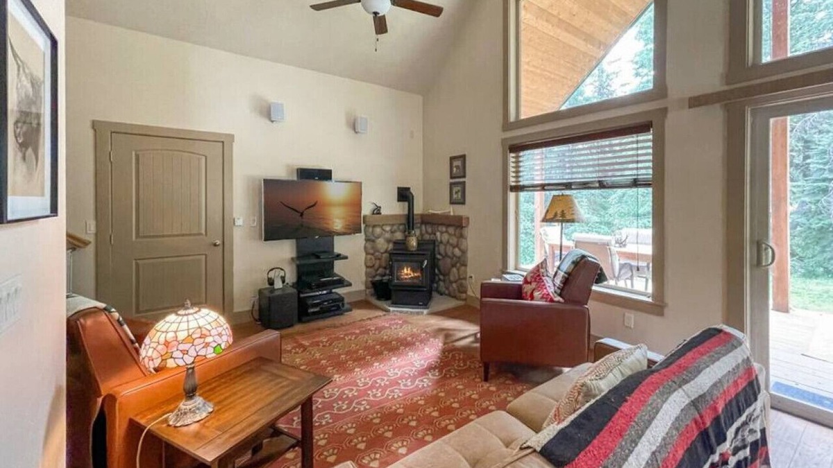 Tamarack Resort Apartment | Pine Cone Cottage .