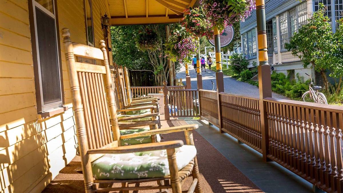 Mackinac Island Bed & Breakfast | Pine Cottage Bed & Breakfast