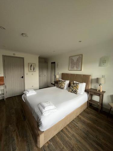 Pegsdon Hotel | Pine, Country chalet located in Pegsdon