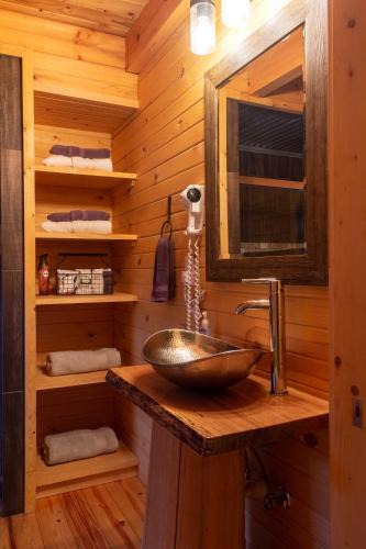 South Bloomingville Ski Chalet | Pine Creek Cabins & Camping Resort