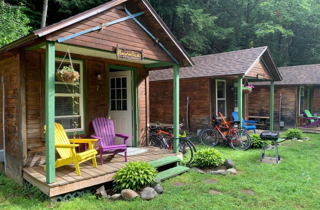 Barton Hotel | Pine Crest Motel & Cabins