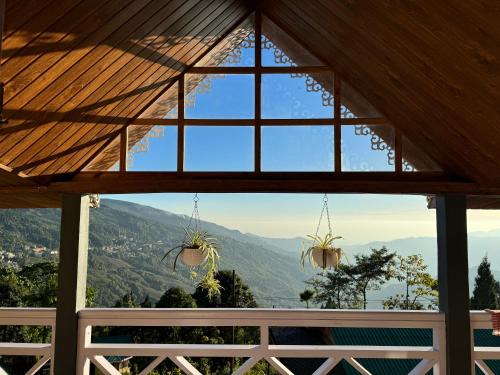 Kurseong Villa | Pine Forest Retreat