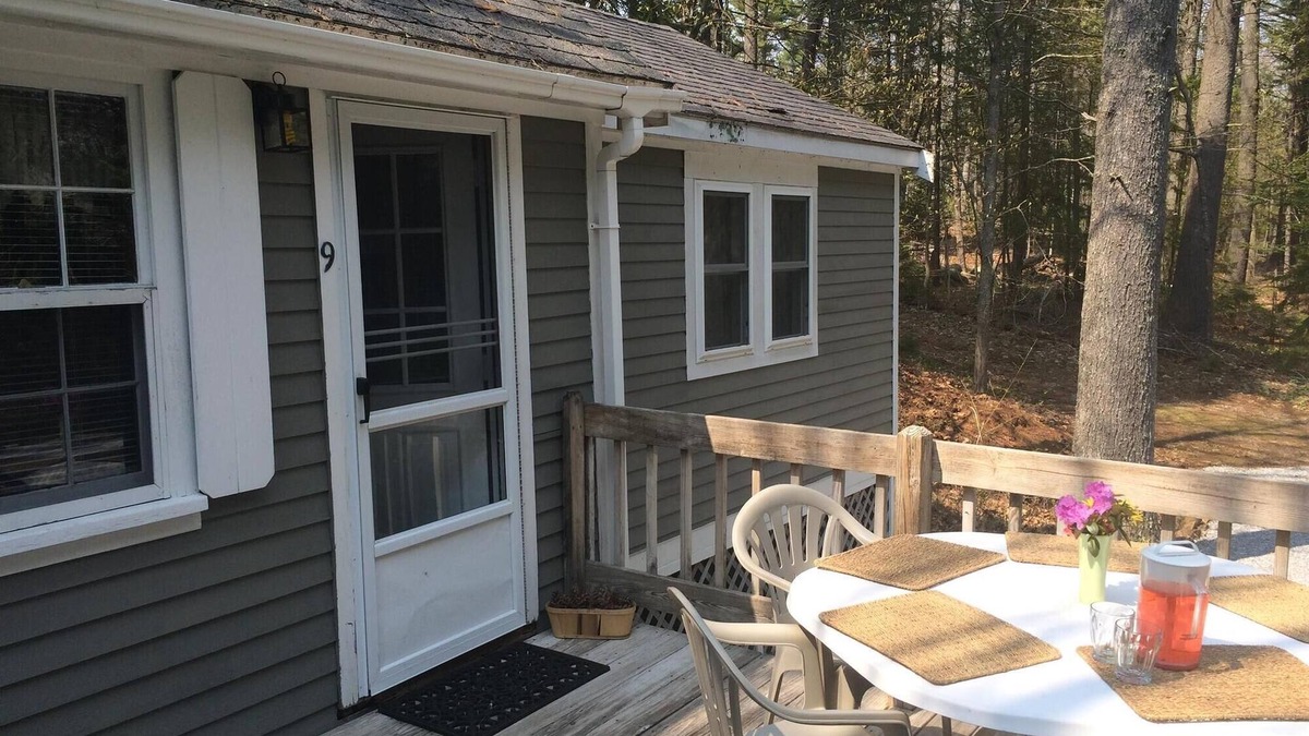 Lincolnville Cabin | Pine Grove Cottages: Cottage 9 - Pet Friendly