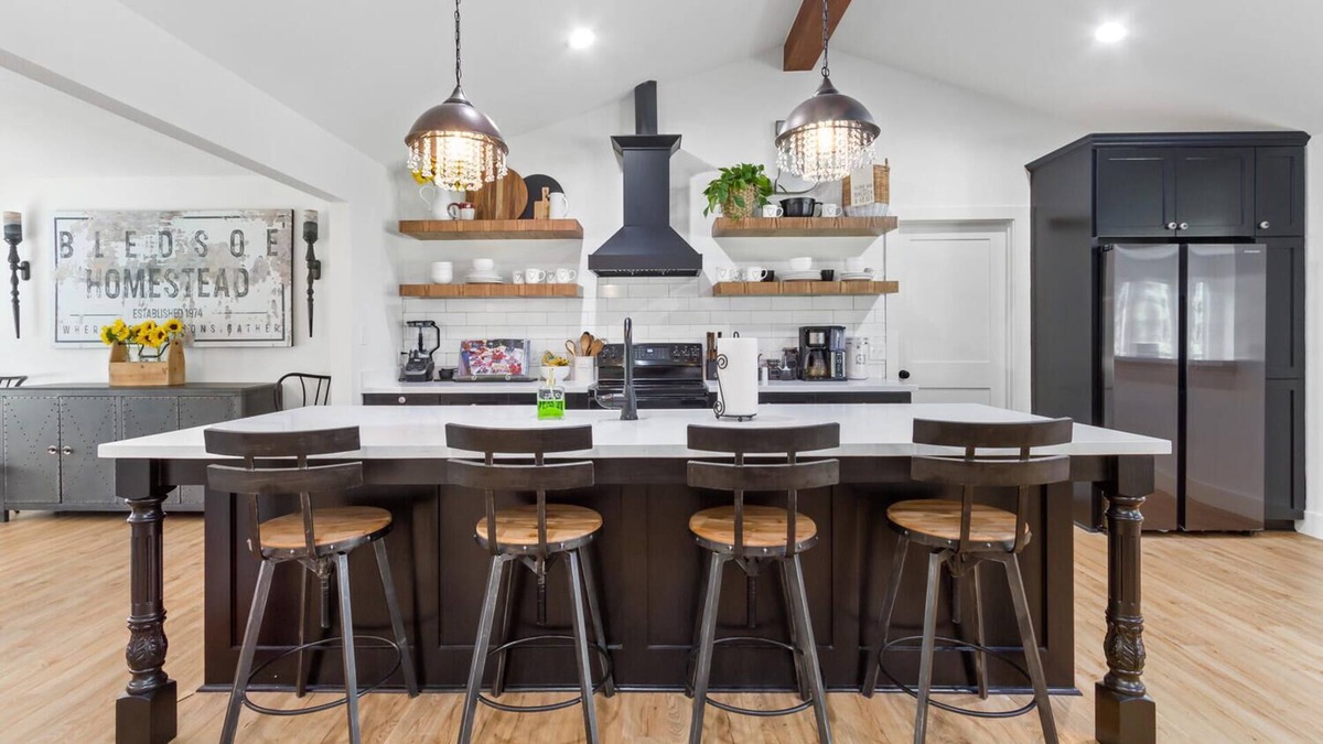 Bevil Oaks House | Pine Haven Lodge, Beaumont, TX