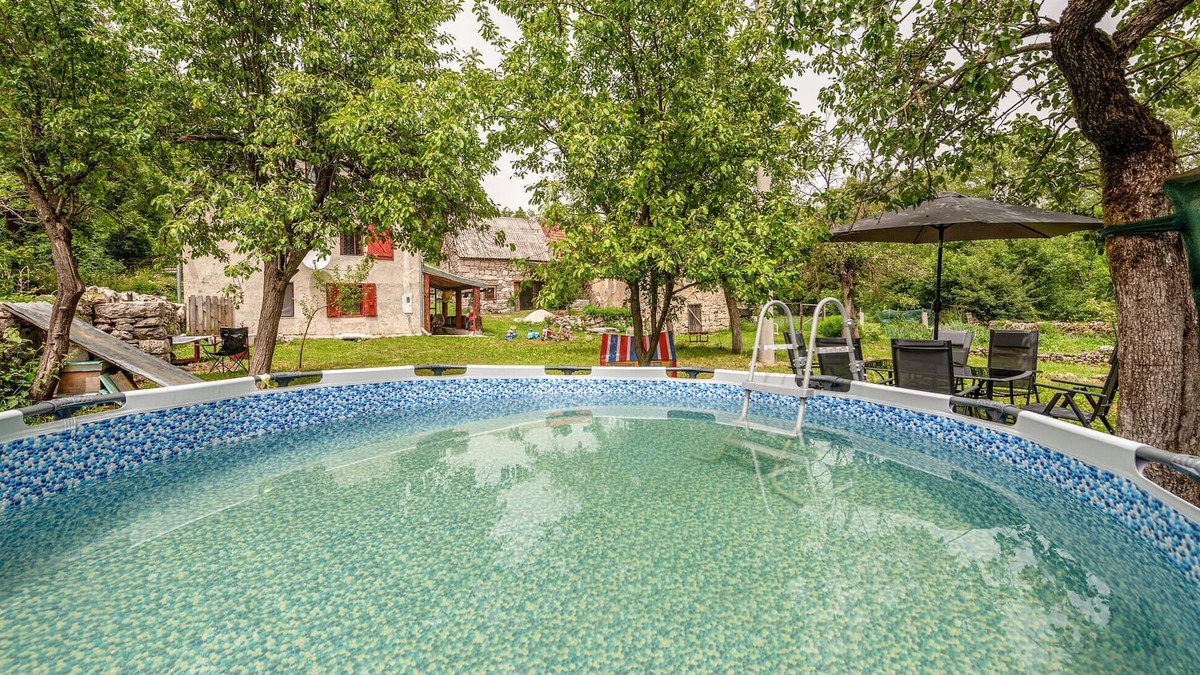 Municipality of Gracac House | Pine Hill Holiday House
