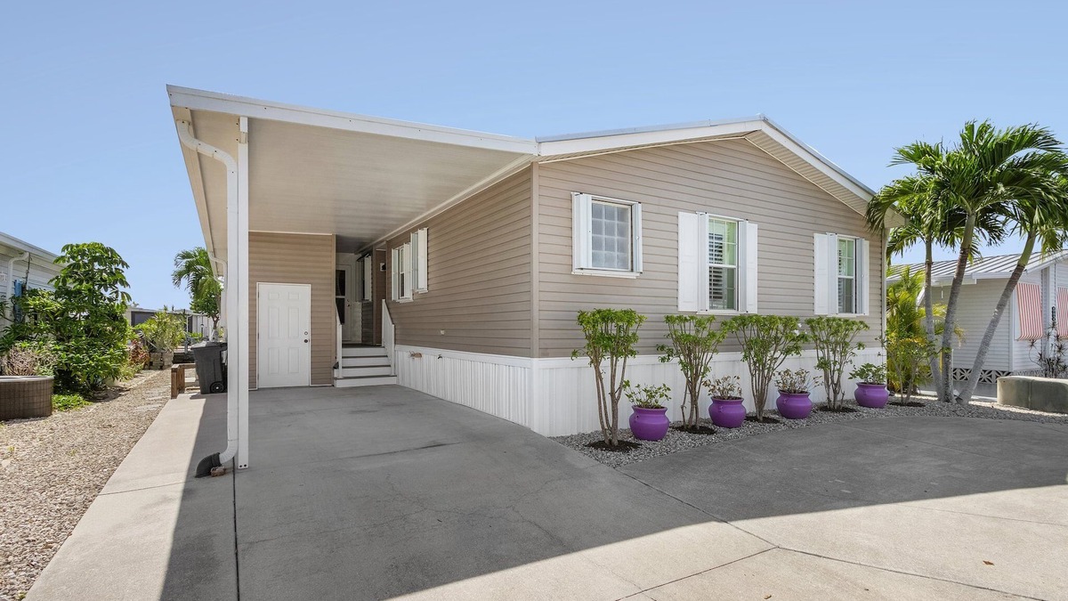 Saint James City House | Pine Island Paradise - Saltwater Canal 2 bed/2 bath