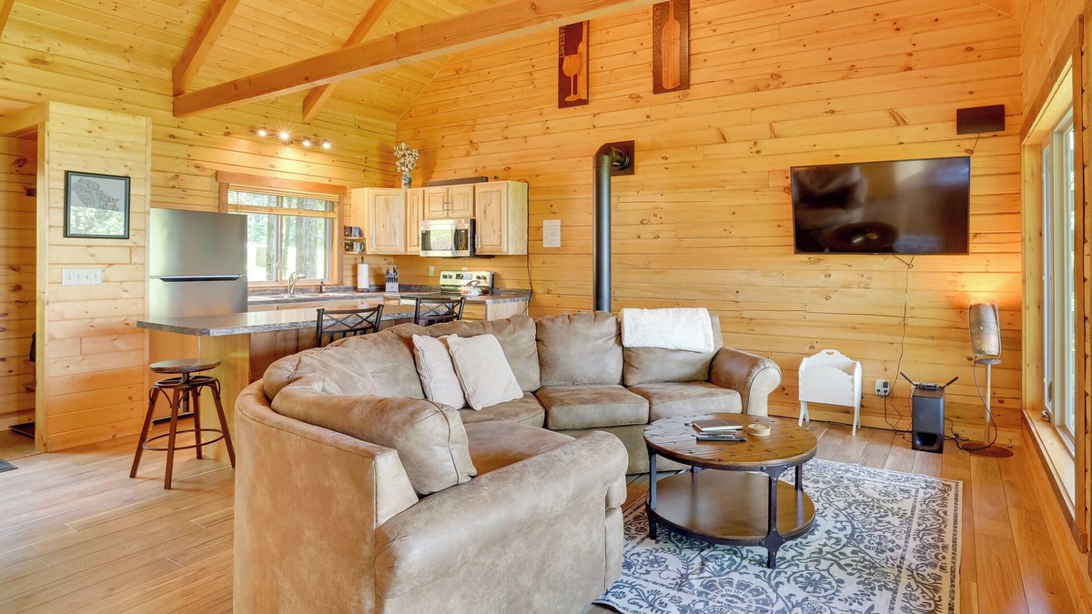 Mindoro Cabin | 'Pine Knob' Cabin w/Bluff Views in Mindoro!