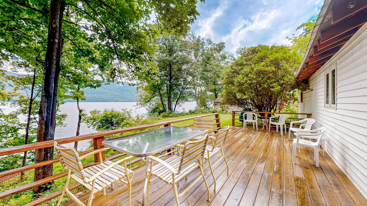 Silver Bay Cottage | Pine Knoll on Lake George | Cottage with direct lake & private dock access
