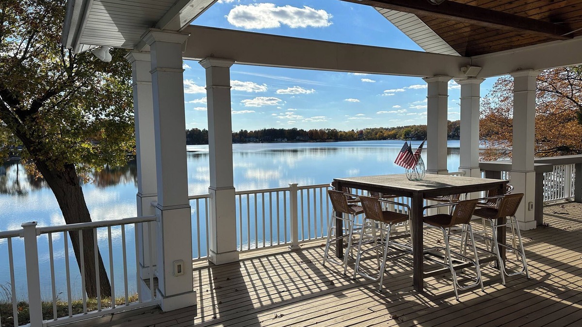 Plainwell House | Pine Lake Cottage with Views
