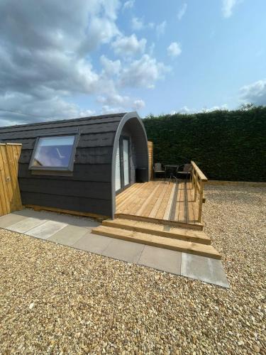 Frampton Apartment | Pine Lodge Posh Glamping With Wood Fired Hot Tub & Big Lincolnshire Skies