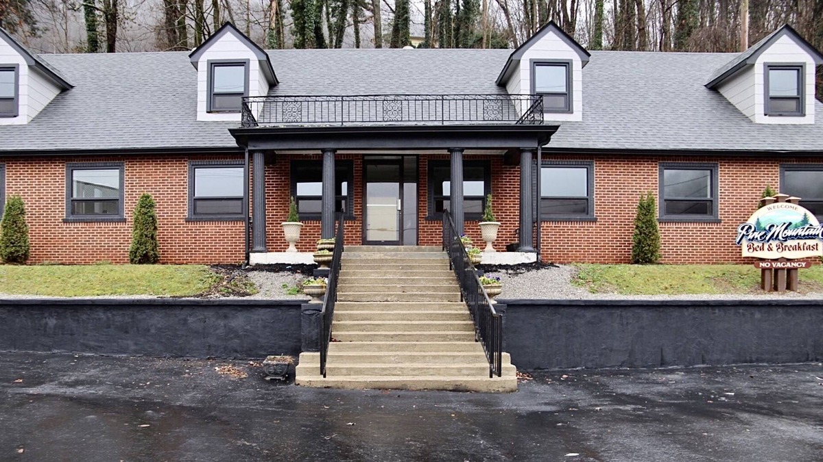 Fourmile House | Pine Mountain Inn
