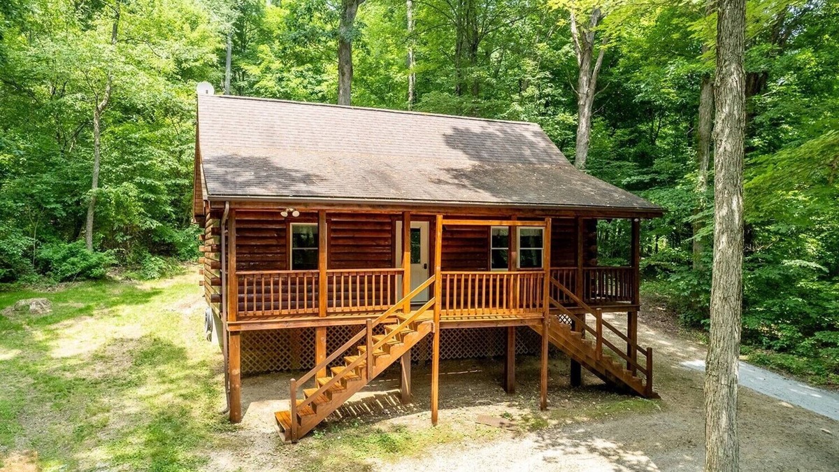 Loudonville House | Pine Ridge Cabin - Secluded Cabin with Hot Tub