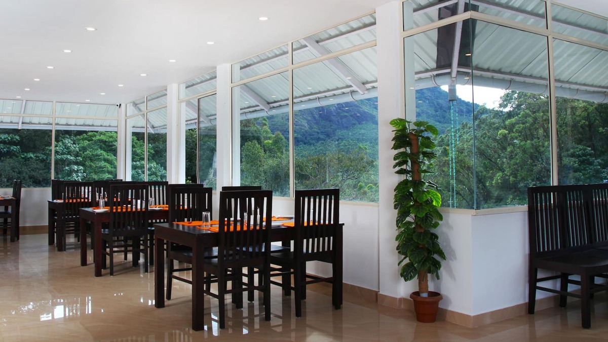 Devikolam Hotel | Pine Tree Munnar