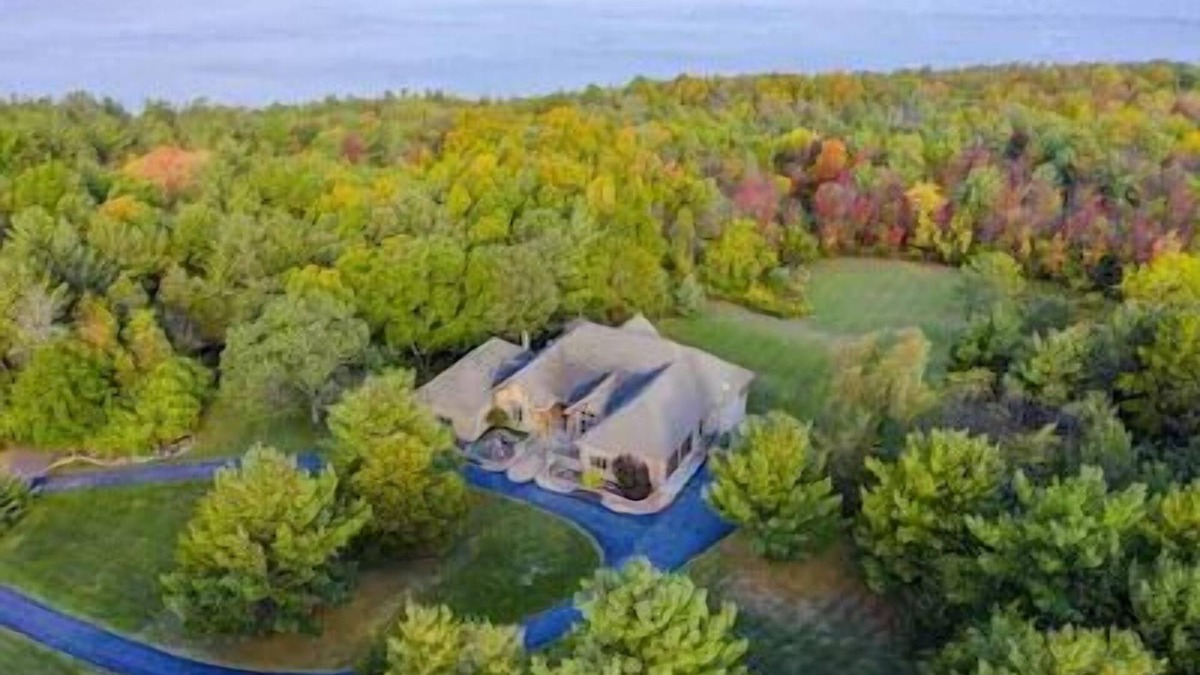 Rushville House | PIne View Meadow