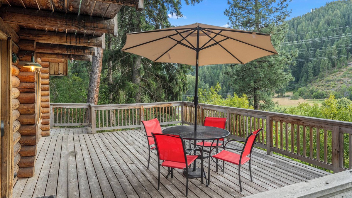 Leavenworth Cabin | Pine Vista - Inviting Log Cabin in the Whispering Pines