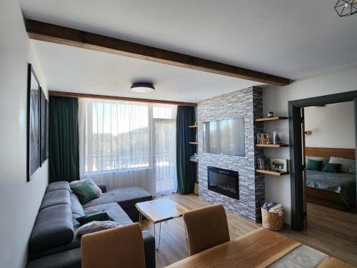 Pamporovo Apartment | Pine & Wine Bathtub Apartment