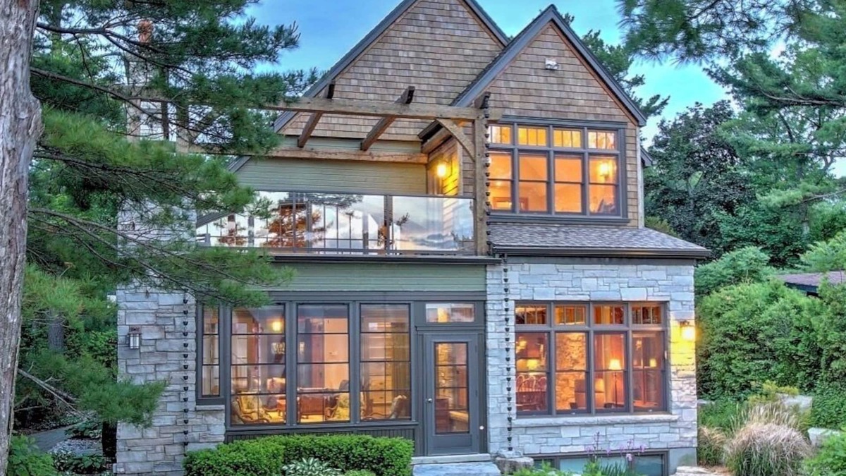 Grand Bend Cottage | Pinepoint Lakefront Cottage- Ultimate Luxury In Southcott Pines!