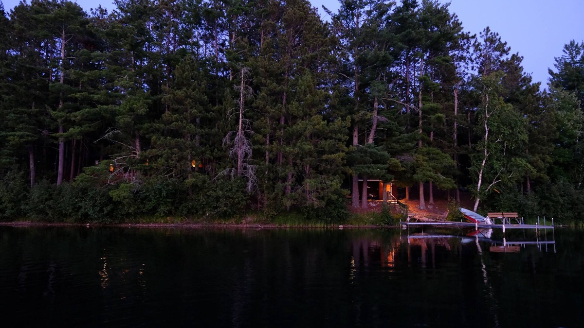 Remer Cabin | Pinepoint Retreat with Lakeside Sauna