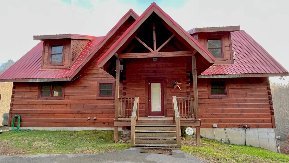 Tazewell Cabin | Pines Cabin on Norris Lake