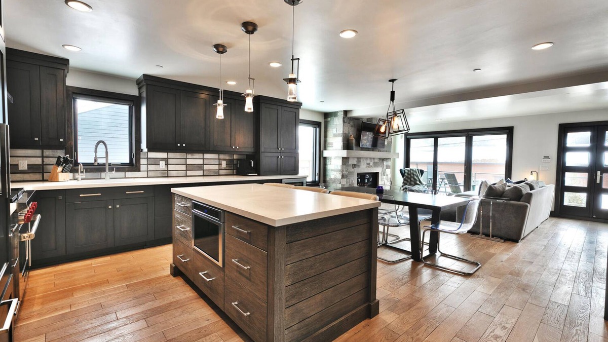 Downtown Park City House | Pinetree by AvantStay | Modern Park City Getaway w/Patio & Balcony